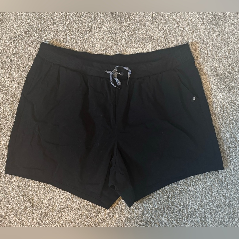 Torrid Happy Camper active shorts size 3